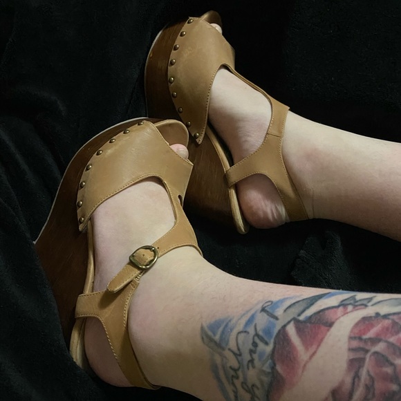 Steve Madden WYLIEE leather t-strap sandal - Picture 4 of 7